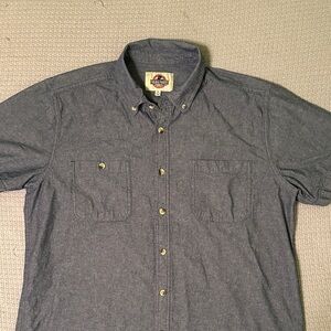 Legendary Whitetails Gray Casual Button-Down Shirt